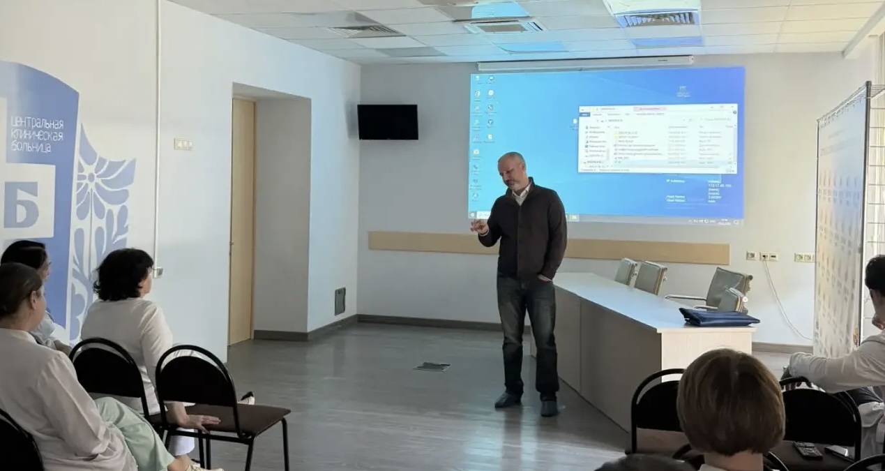 «Мы выстраиваем эффективные маршруты помощи пациентам»: благотворительный фонд «Страна — детям» и коллектив ЦКБ обменялся опытом сотрудничества